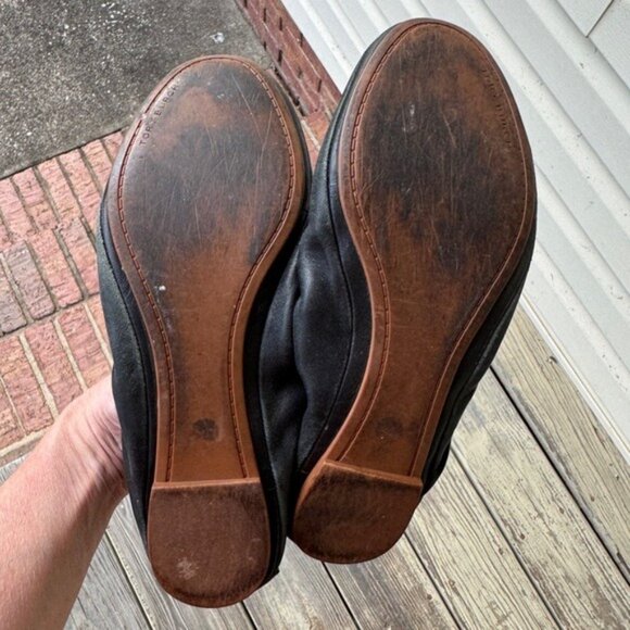 Well Worn Tory Burch Black Leather Flats Shoes Some Damage and Wear No Socks - Picture 6 of 6